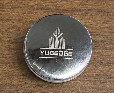 Glass-to-Glass Connectors Explained: 90°, 135° & 180° Fittings — YUGEDGE Hardware blog